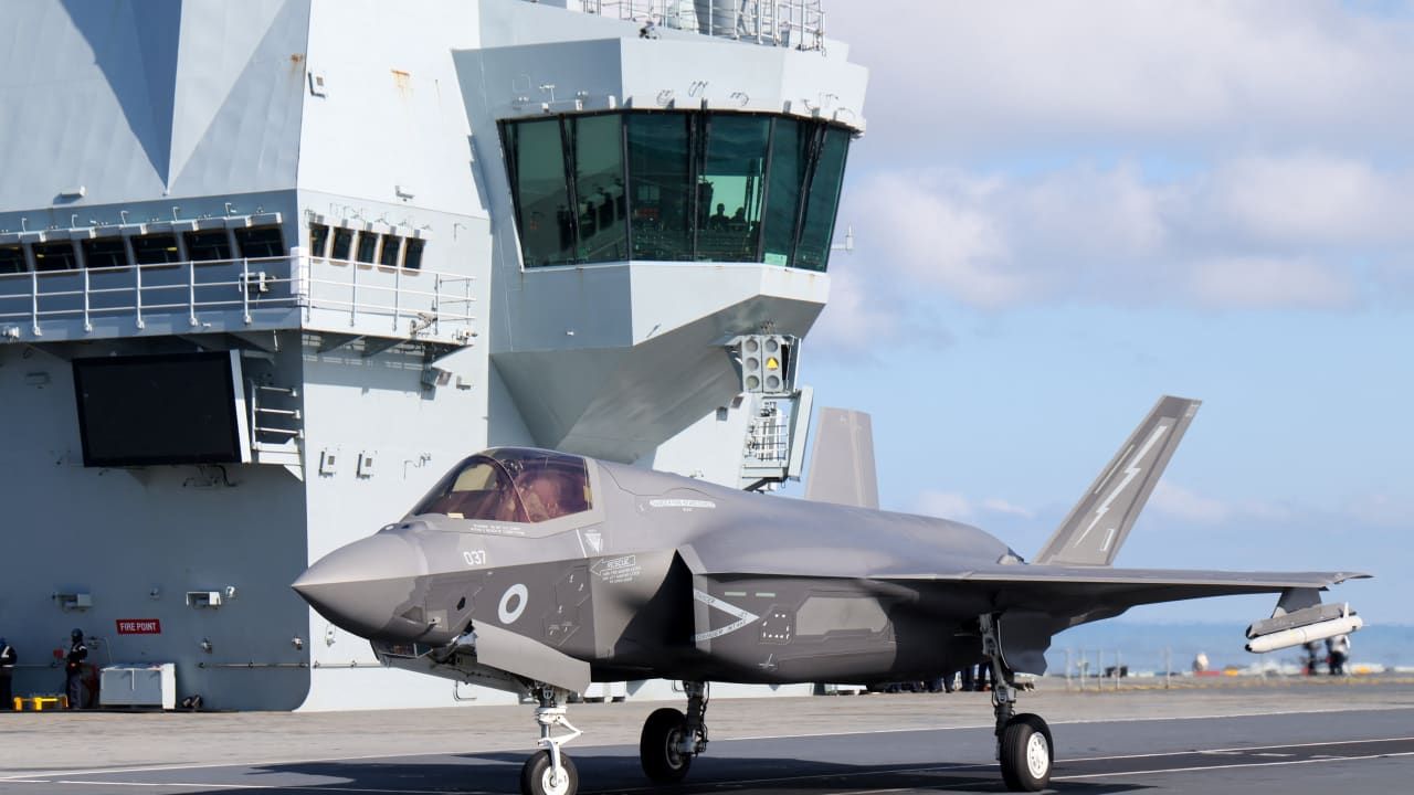 British aircraft carrier approached by Russian plane in Norwegian Sea, UK Defense Ministry says